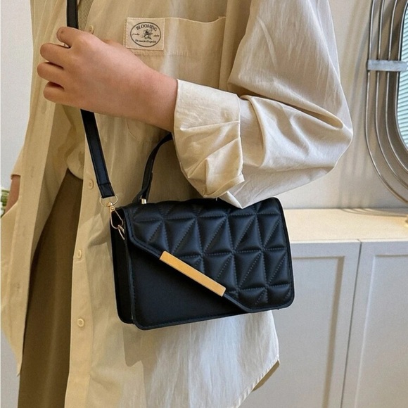 ⚠️Clearance Black Mini Quilted Square Crossbody Bag - Picture 4 of 6